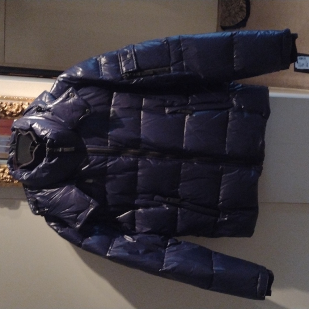 Hooded puffer jacket.
